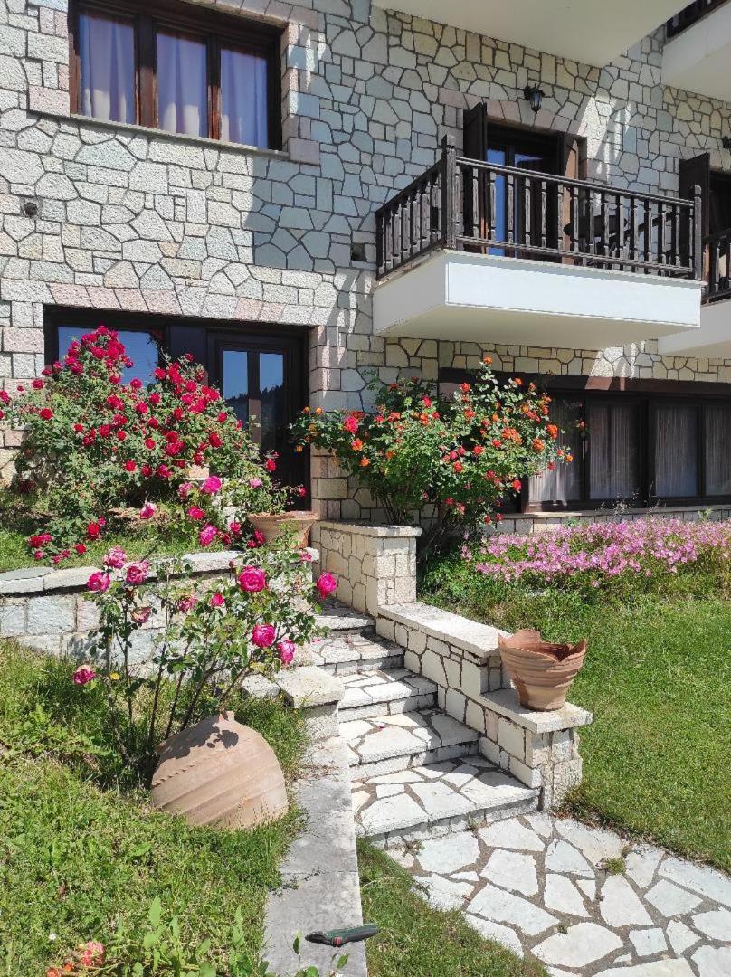 Ξενοδοχείο Μαγκιωση Neraidochori Exterior foto